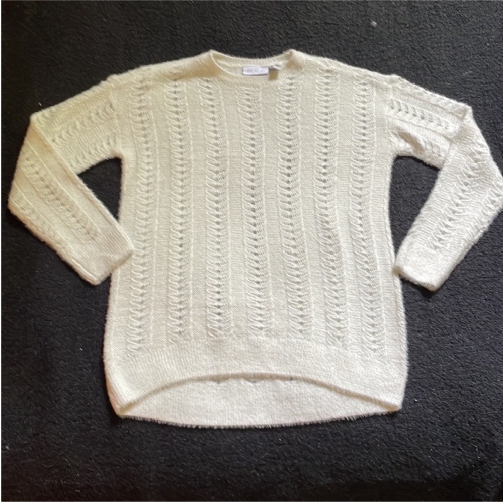 💗 Children’s Place Size XS White Open Knit Sweater